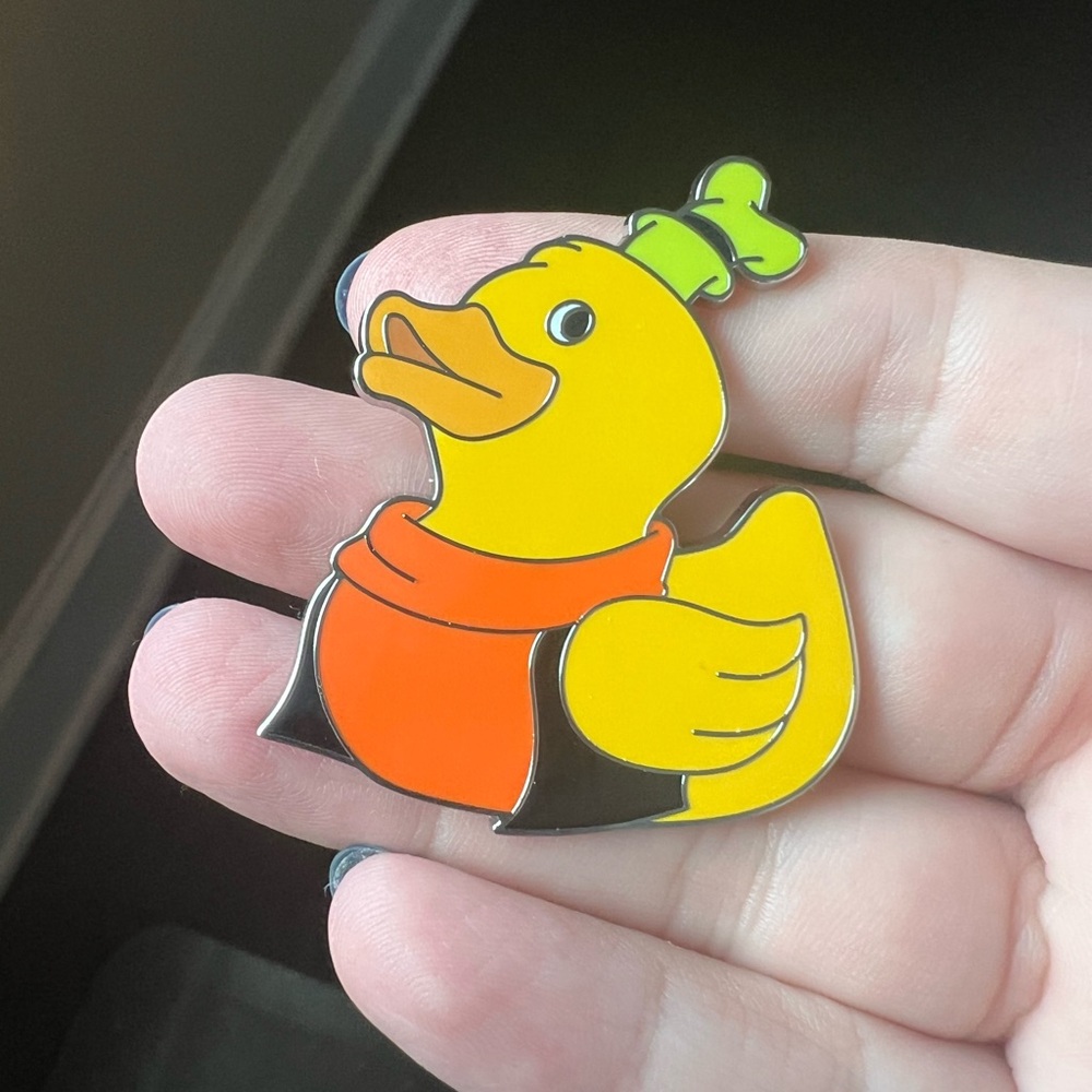 Disney Duck Mystery Pin - Goofy Pin Only